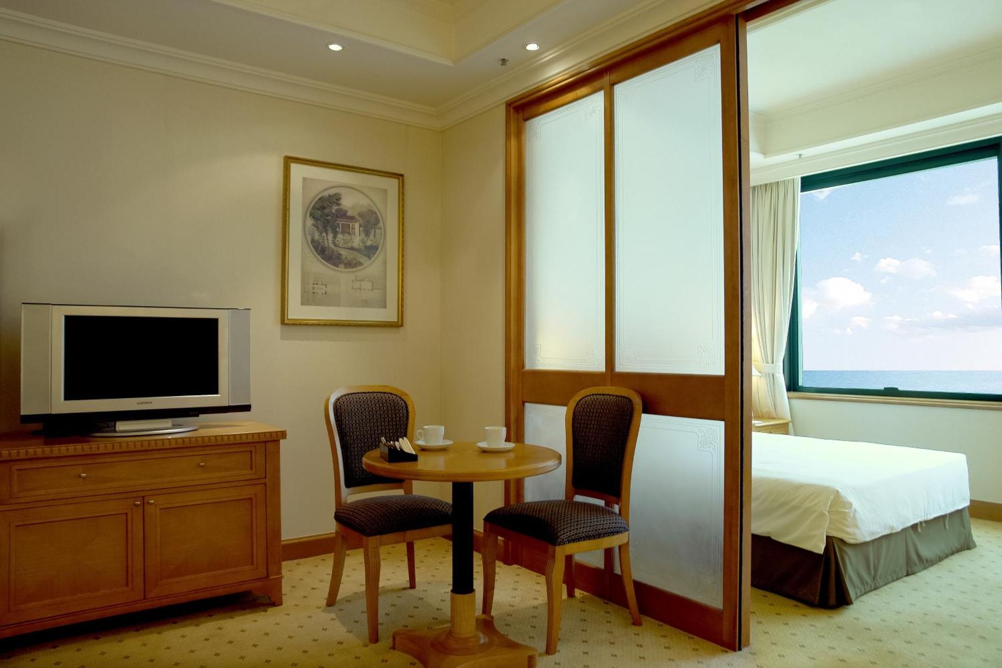 Superior Suite,704177131:JPEG