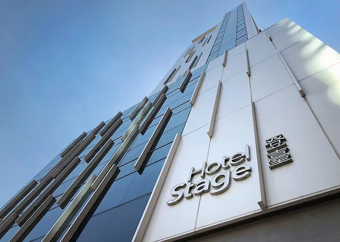 Luxury hotel only: Hotel Stage