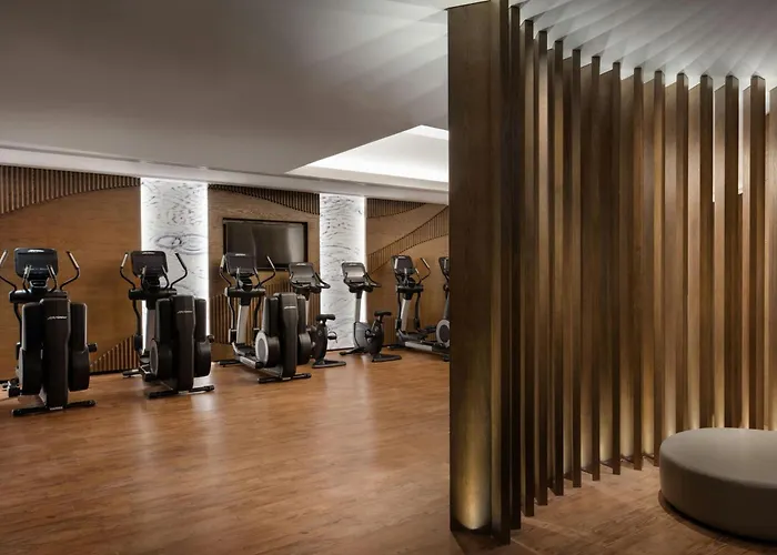 Hotels with tennis Hong Kong Ocean Park Marriott